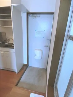 ミネルバ【2階】の玄関