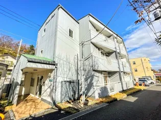 トリコロール ピエテの画像