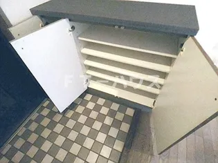 パークヒル飯山満1・2・3【3階】の玄関