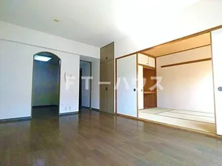 パークヒル飯山満1・2・3【3階】の居間