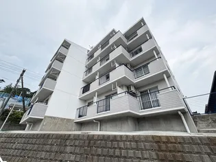 ファーイーストメゾン【3階】の外観