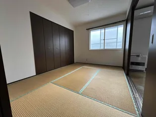 シュレインサイドハイツ【2階】の内装