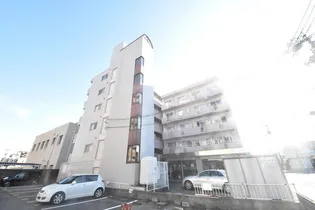 岡山県岡山市北区西古松【マンション】の外観