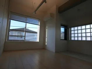 PASEO神宮前【3階】の居間