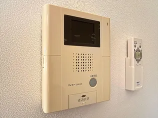 フロイディ【1階】の玄関