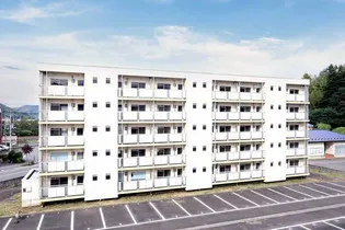 岩手県二戸市仁左平【マンション】の外観