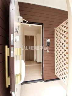 シエラ B【1階】の玄関