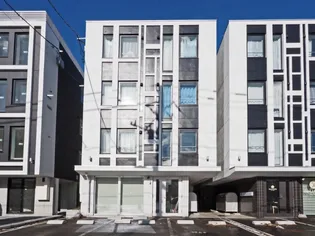 メニーズコート創成タウン D棟【3階】の外観