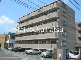 ロイヤルメゾン下荒田【1階】の外観