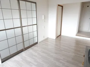 ルミエール福原【2階】の内装