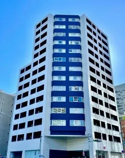 東京都新宿区市谷本村町【マンション】の外観