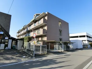 ファミーユ金井【1階】の外観