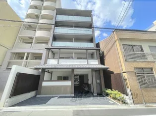 PEACEWELL四条【1階】の外観