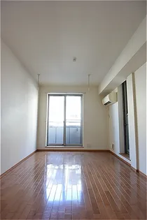 シャトル藤沢【3階】の居間