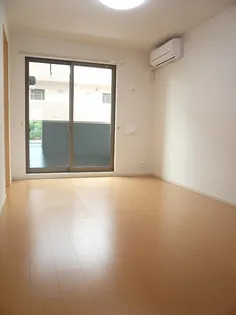 ハイブリッジ【1階】の居間