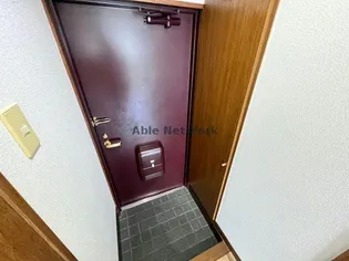 ラフォーレ25番館【5階】の玄関