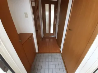 ボワノールA棟【2階】の玄関