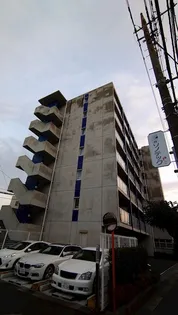 レグラス武蔵新城モーターガラージュの外観