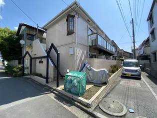 フェルミエ生麦【1階】の外観