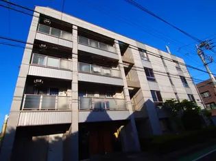 リベルタ国立の画像