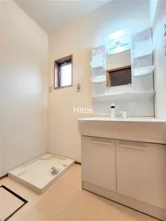 オオムラサキ(Oomurasaki)の内装