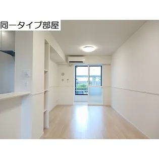 アンシャンテVI【1階】の居間