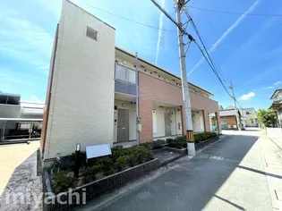 EKARINA助任【1階】の外観