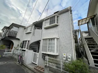 ルネ向山の画像