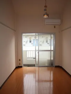 ミオ・アルカサールC棟【2階】の居間