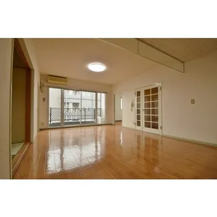 グラン・ドムール広瀬【6階】の居間