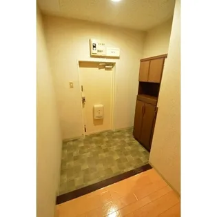 グラン・ドムール広瀬【6階】の玄関