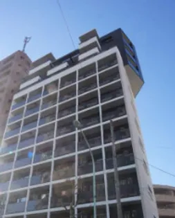 東京都新宿区市谷仲之町【マンション】の外観