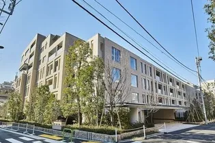 東京都港区南青山5【マンション】の外観