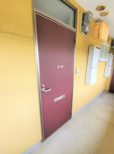 フラワーハイツC【1階】の玄関