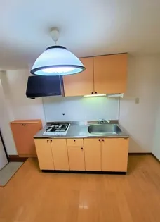 フラワーハイツC【1階】の居間