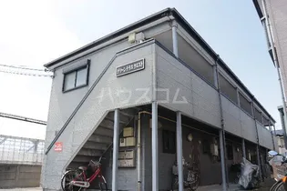 グリーンテラスウエスト【2階】の外観