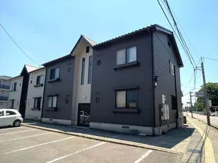 ニューフロイデ・ベルA棟【1階】の外観