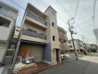 マンション一番館【2階】の外観