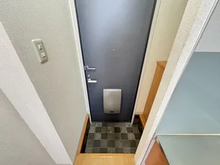 プレザントハイツ久居 A【2階】の玄関