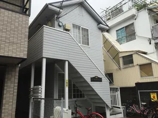 ケーエムホワイトハイツ【2階】の外観