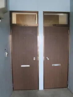 プレジール幸【2階】の玄関