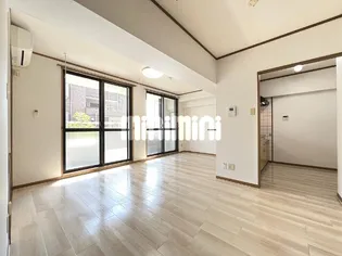 ノーヴァ・フレア II【1階】の居間