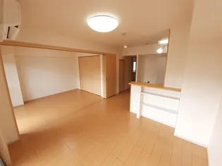 フォレスト大里【2階】の居間