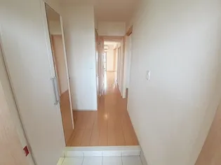 フォレスト大里【2階】の玄関