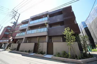 アドラブールの画像