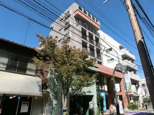 プラスワンビルの画像