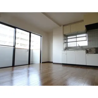 リブ・スイート駅西【3階】の居間