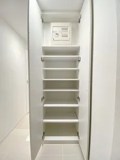 Beverly Homes 下赤塚【6階】の玄関