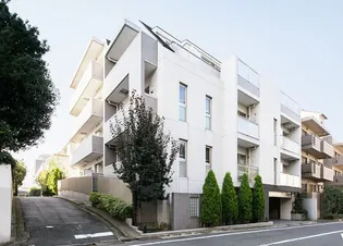 東京都新宿区市谷薬王寺町【マンション】の外観