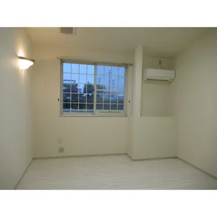 信開セルーラ寺井A【1階】の居間